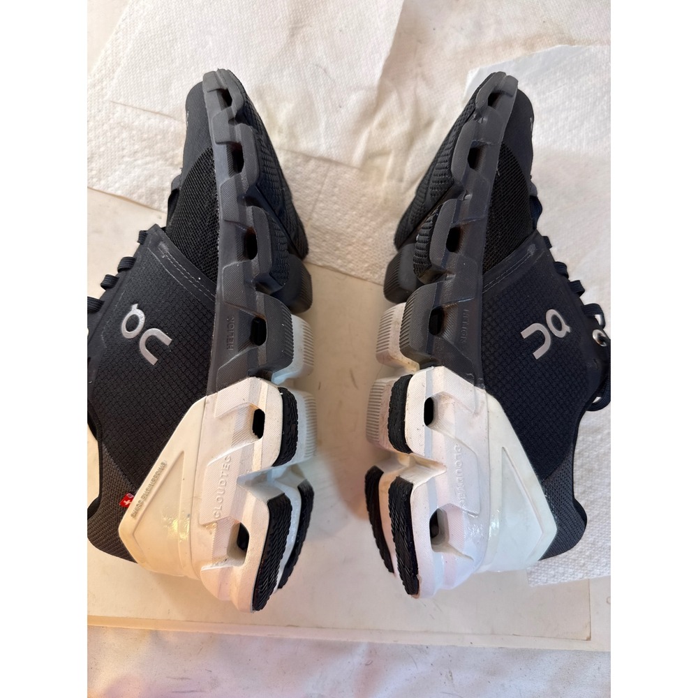 On Cloudflyer Black White Running Shoes Womens 8 71.98671 Swiss Engineering - Picture 4 of 10